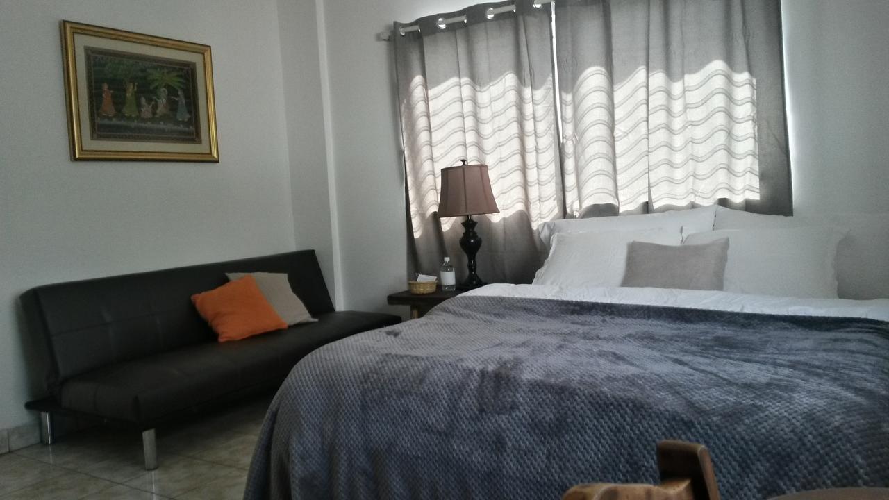 Cinco Hotel B&B ซานซัลวาดอร์ ภายนอก รูปภาพ