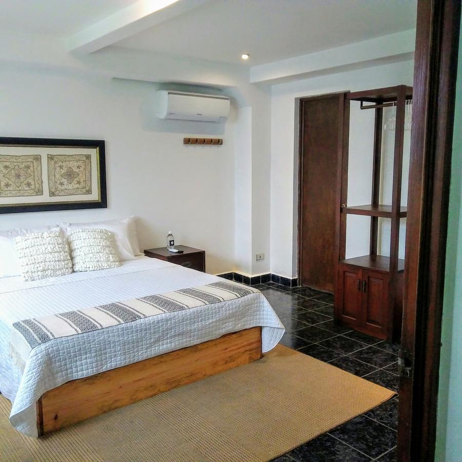 Cinco Hotel B&B ซานซัลวาดอร์ ภายนอก รูปภาพ