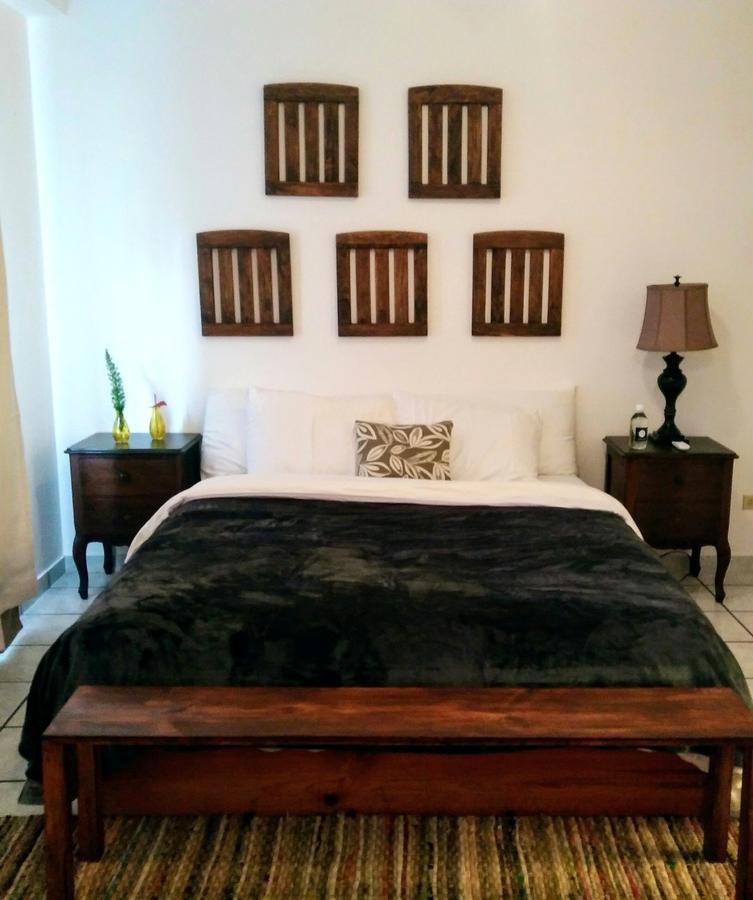 Cinco Hotel B&B ซานซัลวาดอร์ ภายนอก รูปภาพ